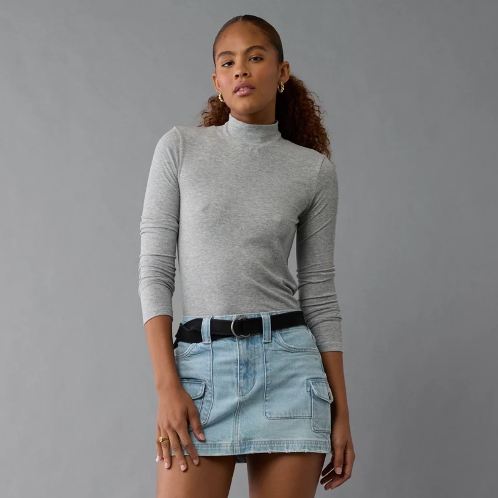 American Eagle Soft and sexy mock neck tshirt